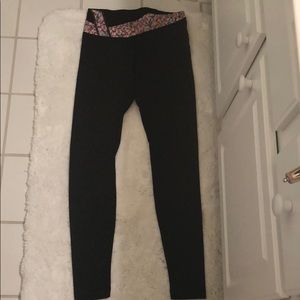 Lulu lemon leggings, size 6.